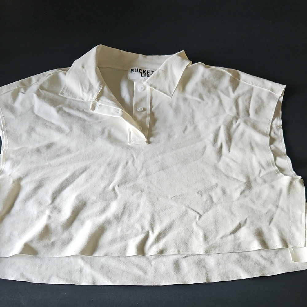BUCKETLIST Classic White Top
